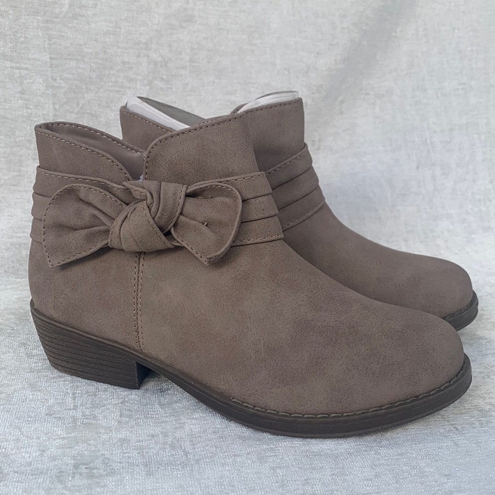 SO Girls Paisley Taupe Bow Memory Foam Ankle Booties NWT